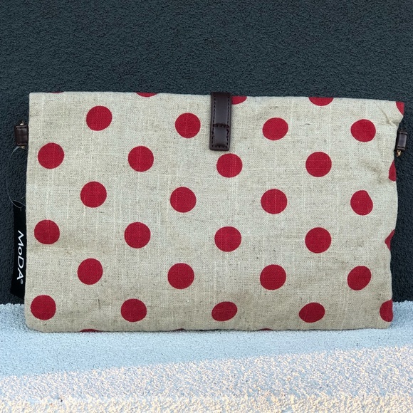 New Polka Dot Clutch - Picture 3 of 8